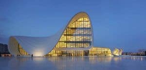 Centro cultural Heydar Aliyev en Azerbaijan, de Zaha Hadid
