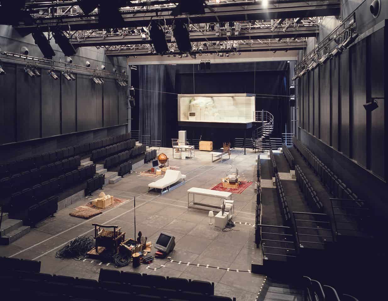 y Teatro Valle Inclán, Madrid. Foto Roland Halbe