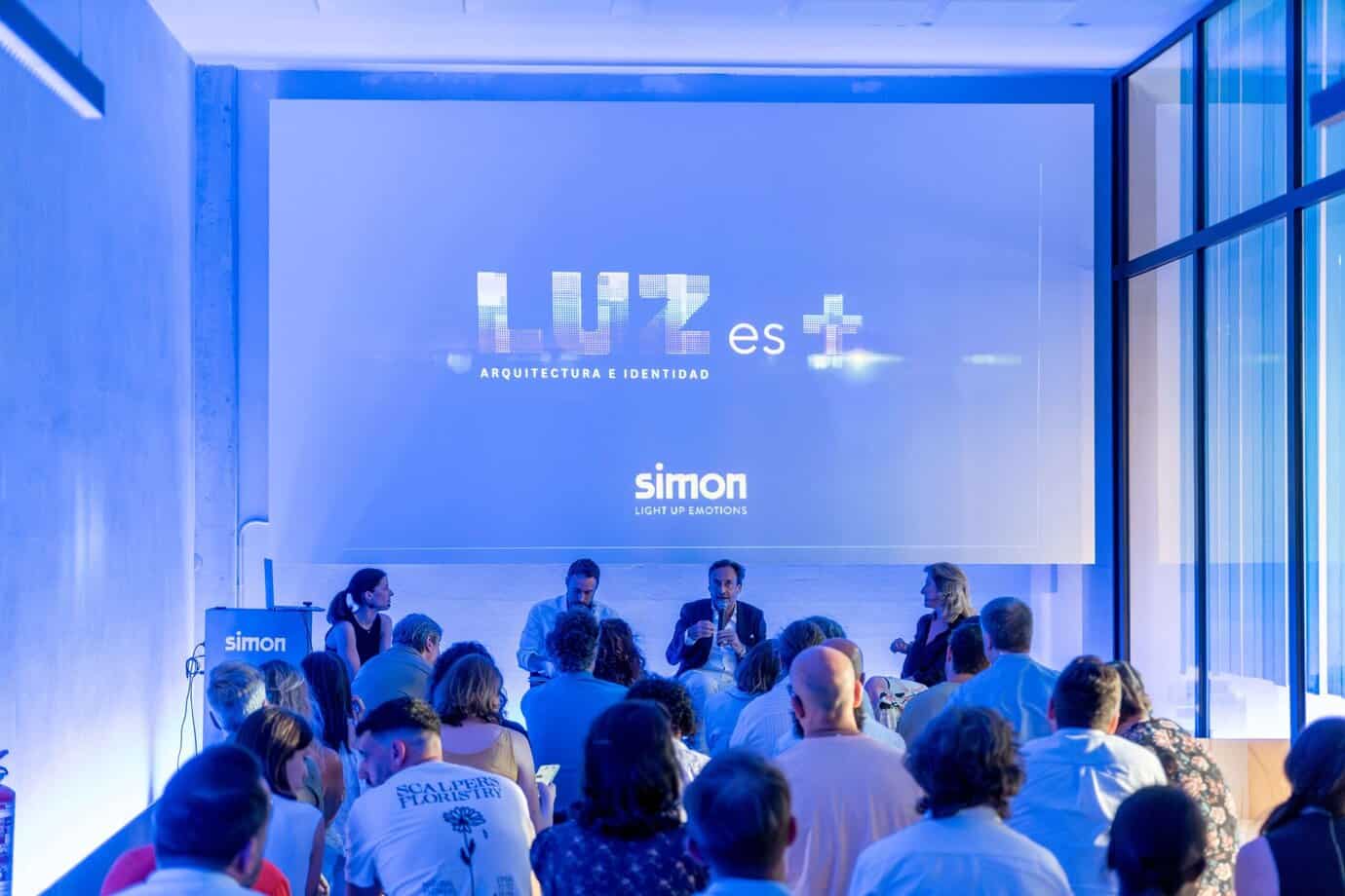 Luz es +