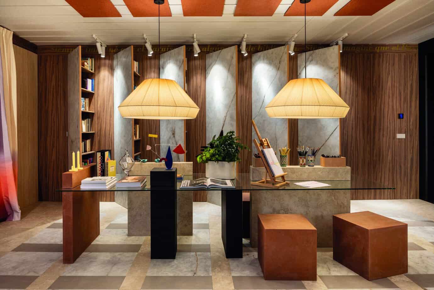 Biblioteca del espacio Entre superficies y palabras de Personal K para Neolith con tablero ALVIC Syncron Ondara 02