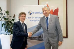 Firma del convenio de colaboración entre Remica y el Colegio de Aparejadores de Madrid para impulsar la rehabilitación energética de edificios