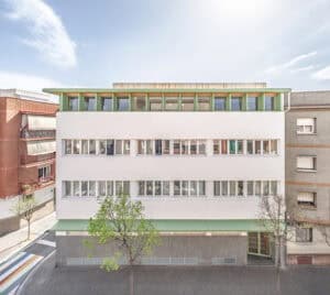 taller-sau-escuela-santa-eulalia-cornella-fachada-principal-rehabilitacion.jpg
